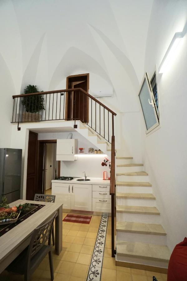 Arete Apartments เลชเช ภายนอก รูปภาพ