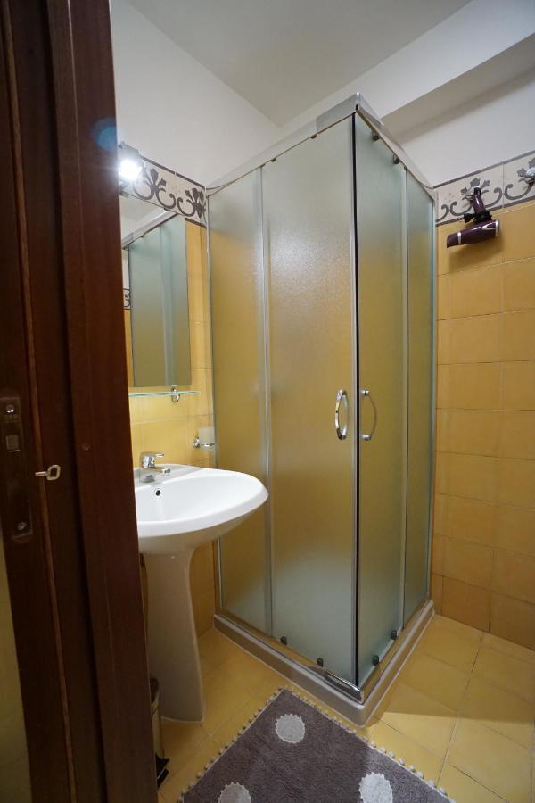 Arete Apartments เลชเช ภายนอก รูปภาพ